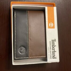 New with box timberland genuine leather commuter wallet